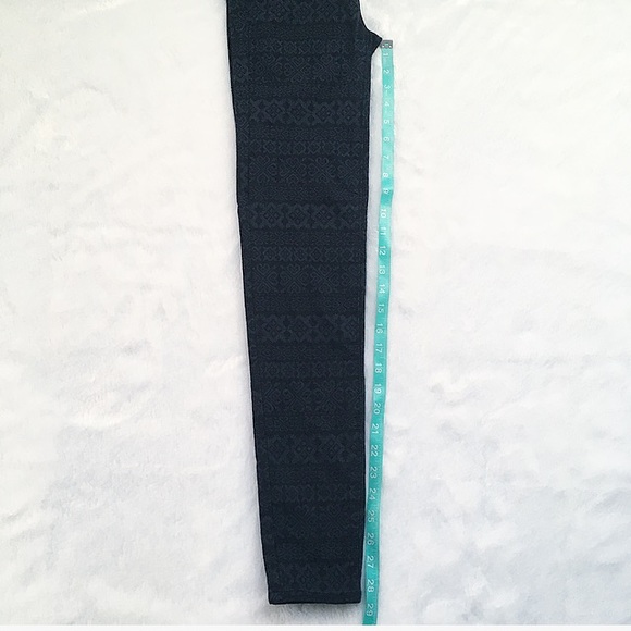 New With Tags American Eagle Aztec Jeggings - Picture 4 of 6